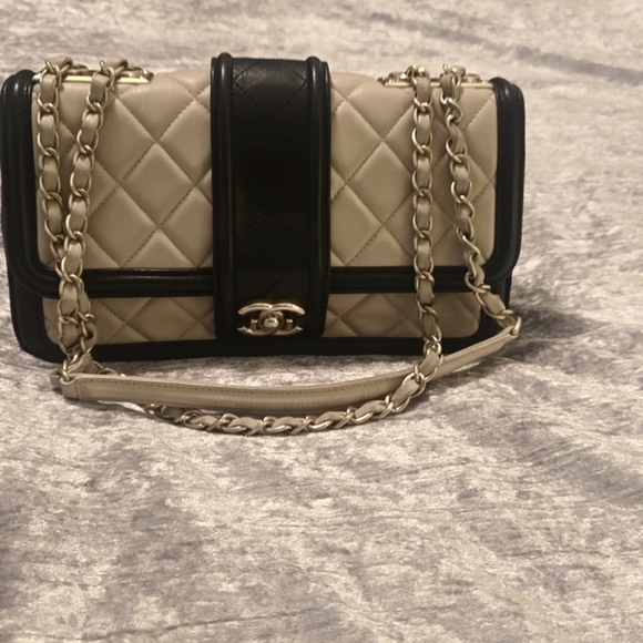 Chanel Lambskin Quilted Medium Elegant CC Flap Beige Black - Picture 1 of 10
